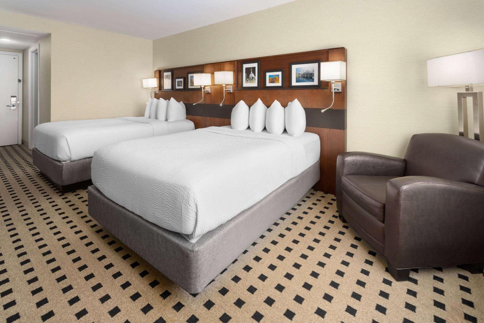 Penn Harris Hotel Harrisburg, Trademark By Wyndham Exterior foto